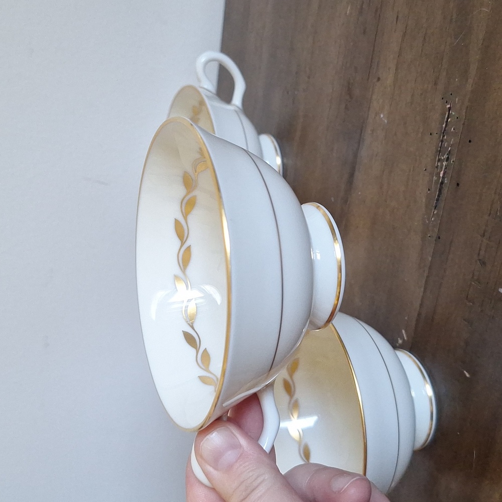 Vintage Lenox Porcelain Footed Teacups Golden Wreath - Set Of 4 - Picture 4 of 7